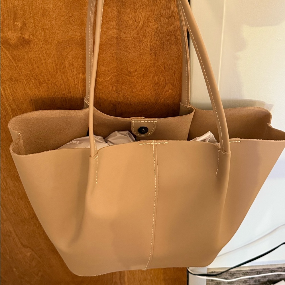 Portland Leather Oversized Tan Devan Tote Bag